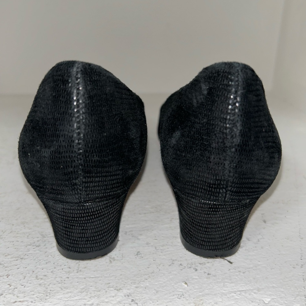 Vaneli Black Textured Flats - Picture 5 of 6